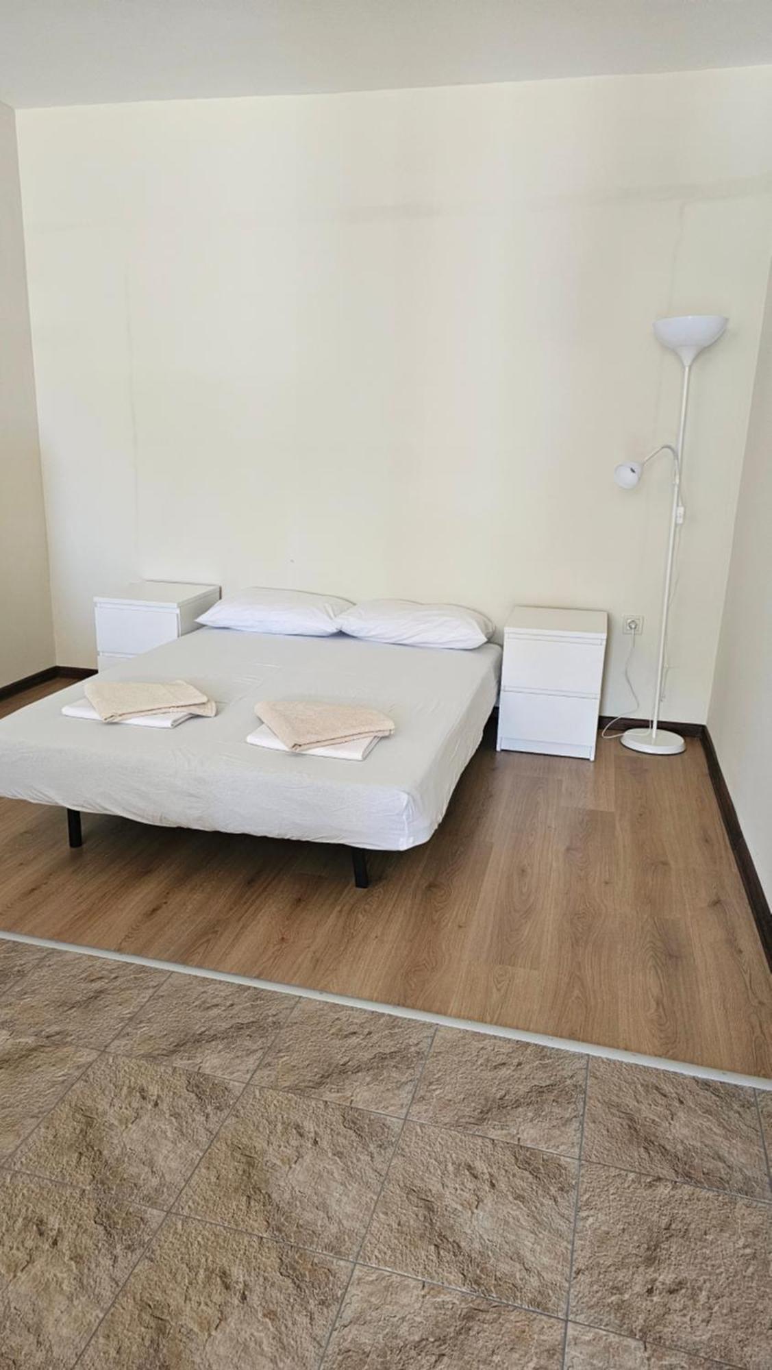 Aparthotel Vesta Riviera - Free Parking Golden Sands Habitación foto